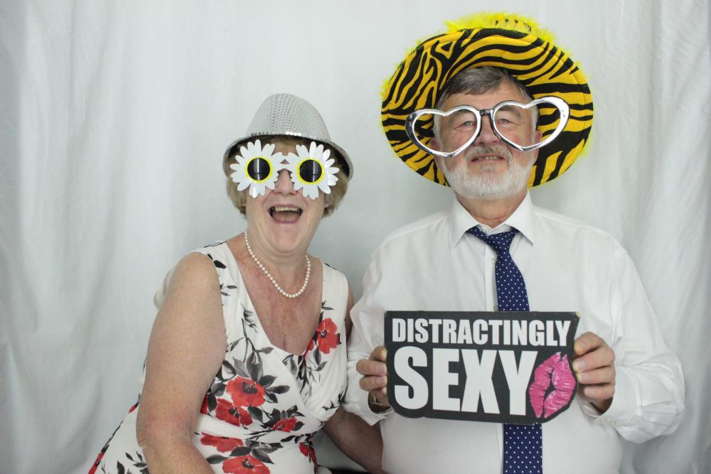 Laura & Oliver | View more photos from the event at gallery.myphotoboothexperience.co.uk/u/MyPhotoBoothExperienceLtd/Laura-Oliver